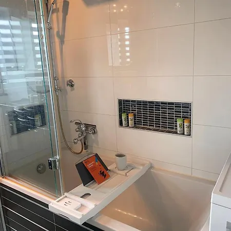 Katies Apartments Augsburg - Zentral - 4 Zimmer - 7 Personen - 2 Parken - Nintendo Switch - Disneyplus - E-Kamin Exterior photo