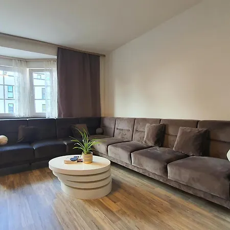 Katies Apartments Augsburg - Zentral - 4 Zimmer - 7 Personen - 2 Parken - Nintendo Switch - Disneyplus - E-Kamin Exterior photo
