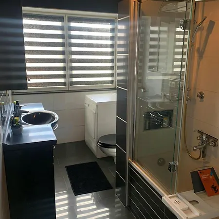 Katies Apartments Augsburg - Zentral - 4 Zimmer - 7 Personen - 2 Parken - Nintendo Switch - Disneyplus - E-Kamin Exterior photo